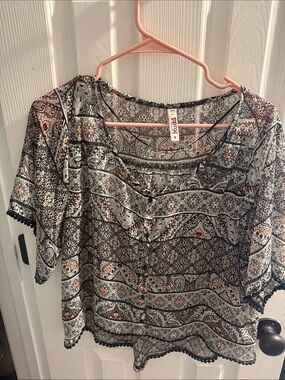 Mudd Black, White and Pink Paisley Crop Top